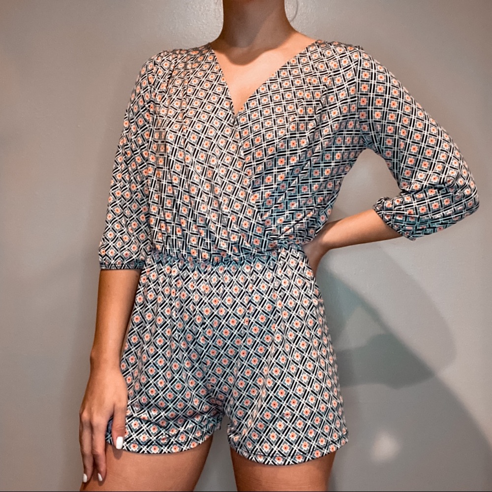 Boutique 3/4-Sleeve Silky Patterned Romper